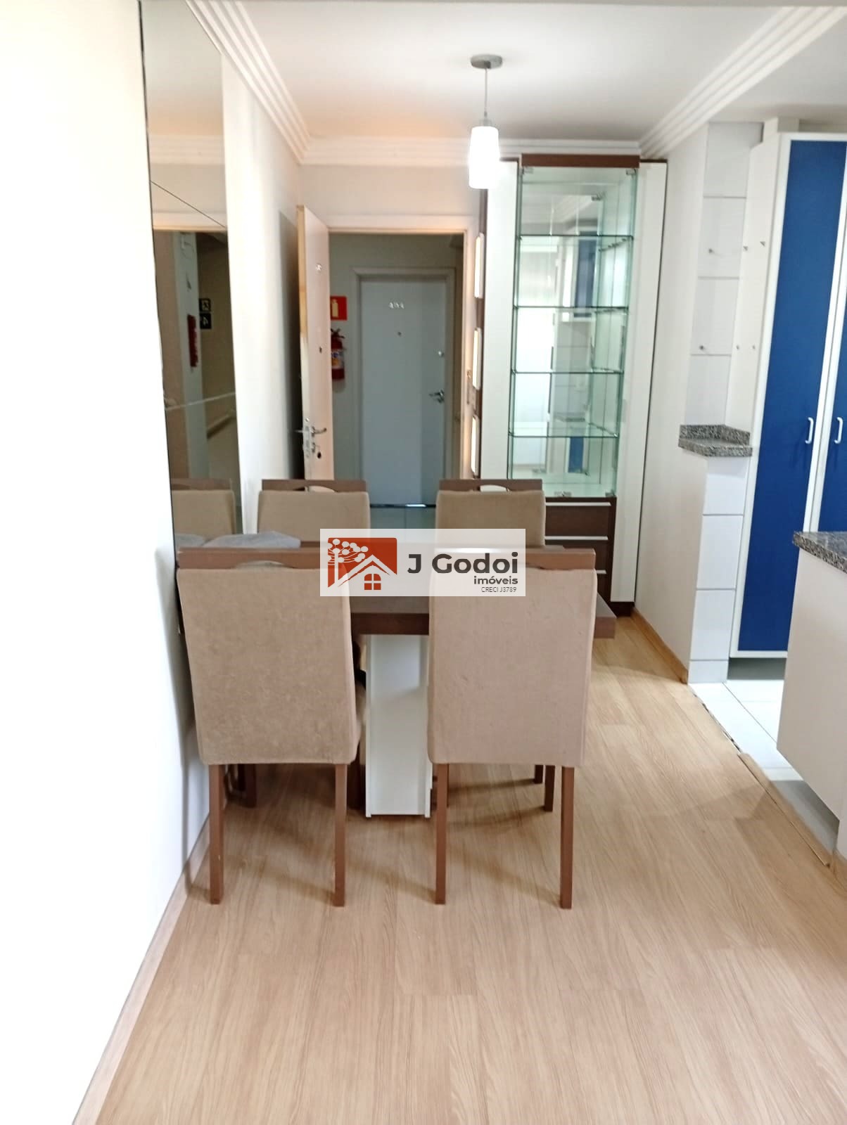 LINDO APARTAMENTO - BOA VISTA - SEMIMOBILIADO